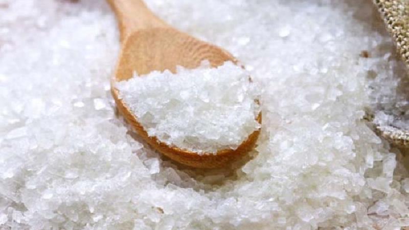نمک دریا برای پوست، مو و ناخن چه فایده‌هایی دارد