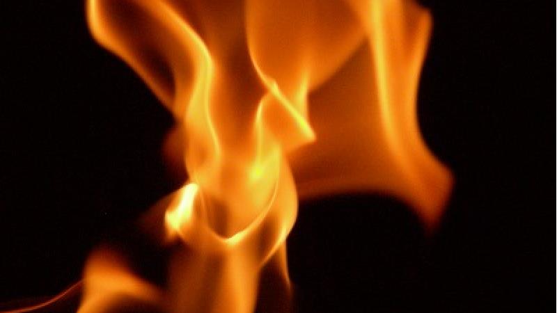 مرگ پسر عاشق در آتش