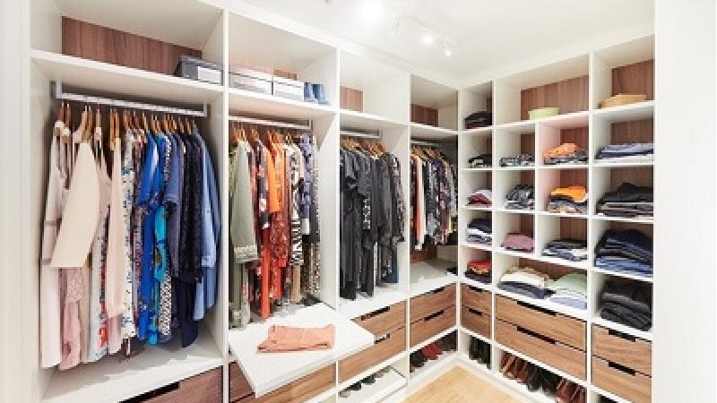 خانم‌های قد بلند چه مانتویی بپوشند