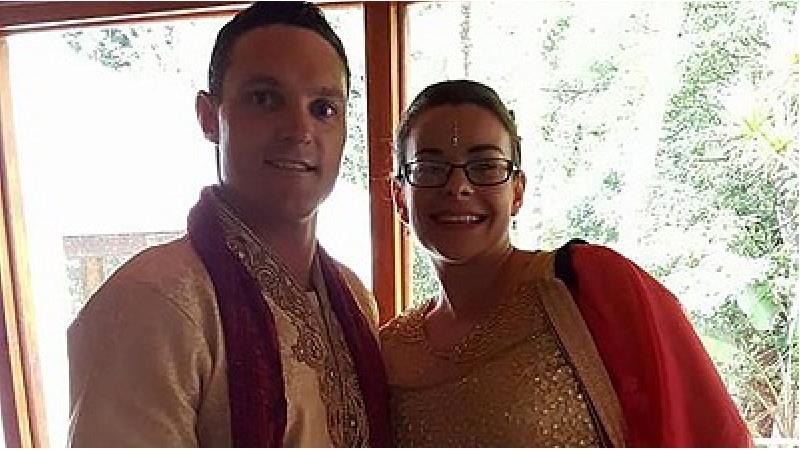 نجات حیرت انگیز زن از دهان کوسه با تلاش شوهر فداکار