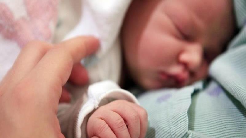 آیا کرونا از طریق شیر مادر منتقل می‌شود