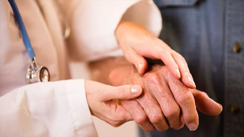 آرتریت روماتوئید؛ دلایل، علائم و روش‌های درمانی آن چیست