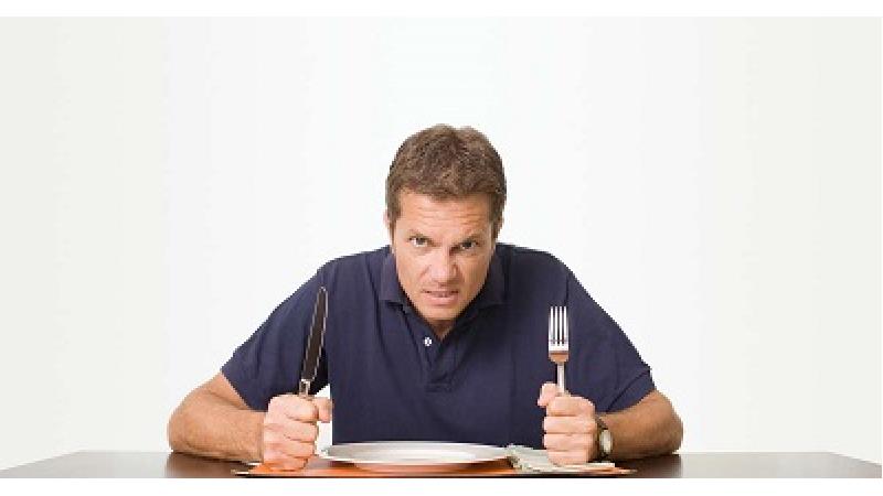 چرا همیشه احساس گرسنگی می‌کنیم