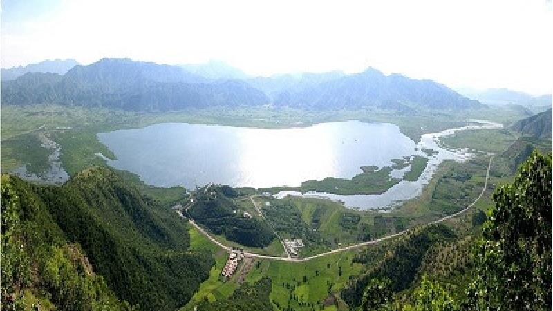 دریاچه زریوار کجا است و چه جاذبه‌هایی دارد