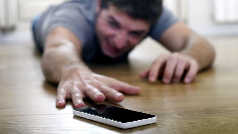 اختلال نوموفوبیا چیست و درمان آن چگونه است