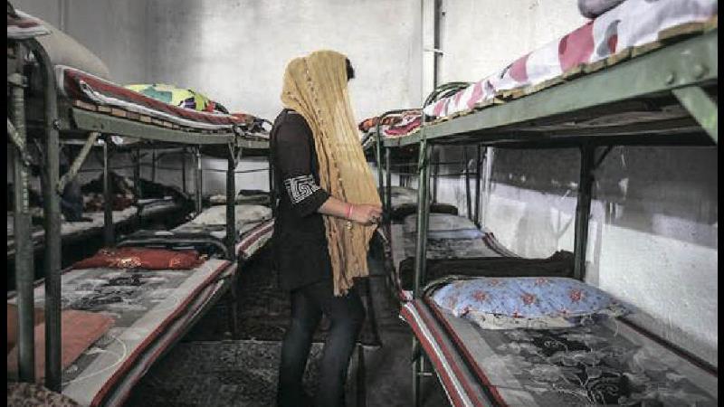 سقوط یک زن با طناب شوهر