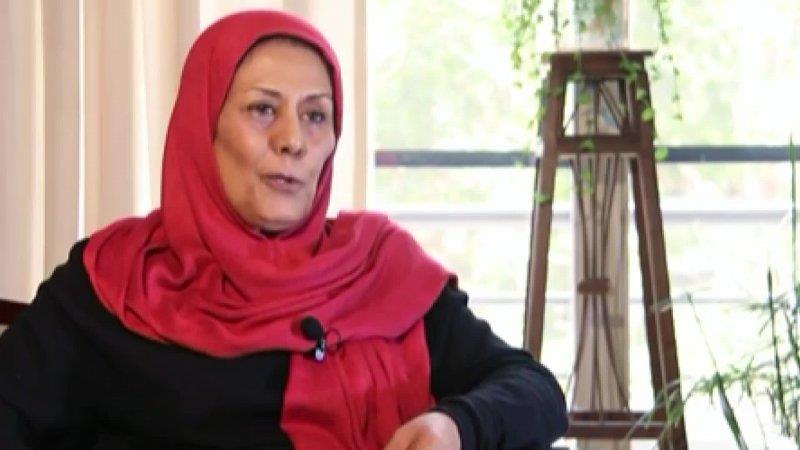 مهوش افشارپناه بازیگر نقش دایه در  سریال بوم و بانو: دایه شخصیتی تاثیرگذار است