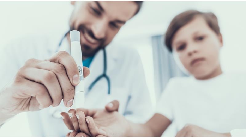 دیابت در کودکان چه علائمی دارد و چگونه می‌توان کنترل کرد