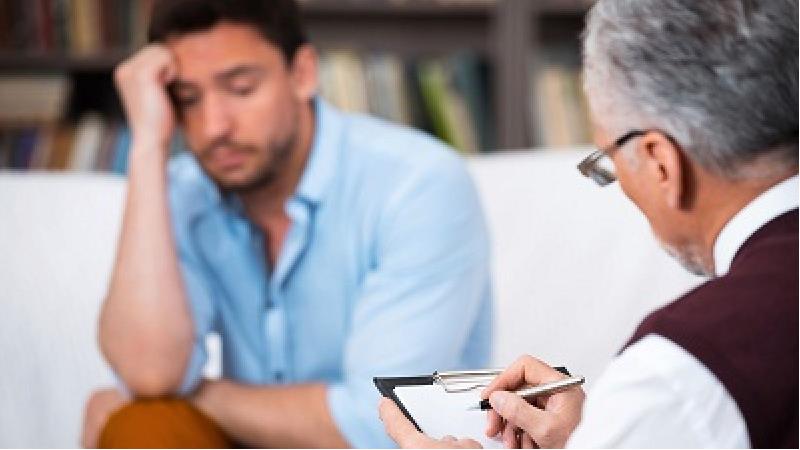 چه موقع باید به روان شناس مراجعه کنیم