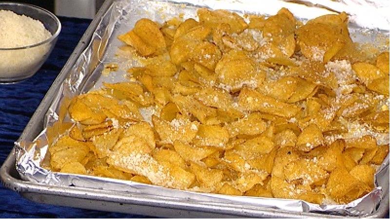 روش تهیه چیپس و پنیر در فر یا مایکروفر