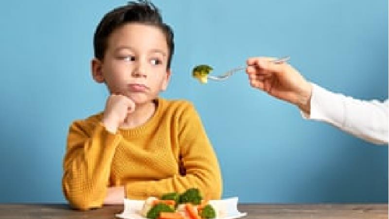 برای غذا خوردن کودک چه باید کرد