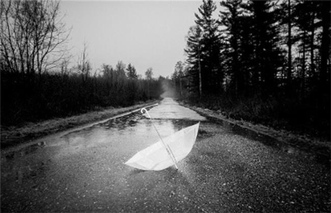 زنی که در نبود همسرش با مرد غریبه زندگی می‌کرد