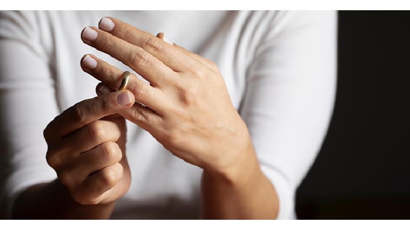 طلاق تازه عروس به خاطر نپرداختن قبض