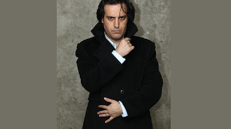 زندگینامه کاوه آفاق بازیگر نقش فرزاد در سریال خانه امن