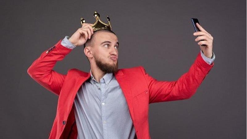 خودشیفته کیست و خودشیفتگی  یا نارسیسیسم به چه معنا است