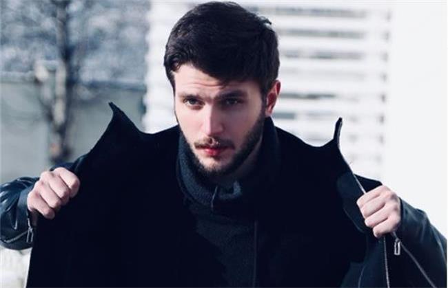 دارا حیایی عاشق بازی در چه نقش هایی است