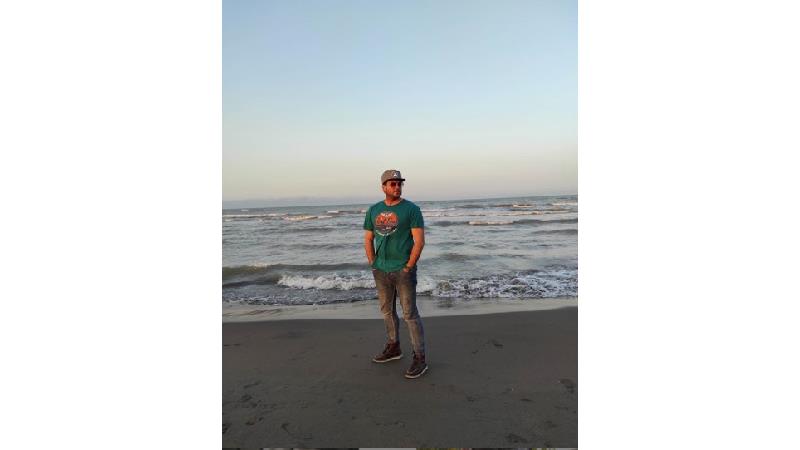 دلنوشته جالب روزبه حصاری درباره گذشته و آینده