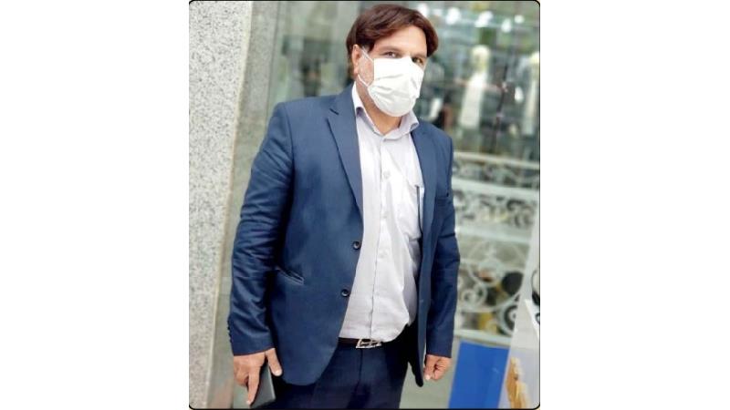 معلم فداکار با ارثیه میلیاردی اش برای دانش آموزان تبلت خرید