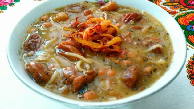 طرز تهیه کامل آش آلو بخارا با رشته