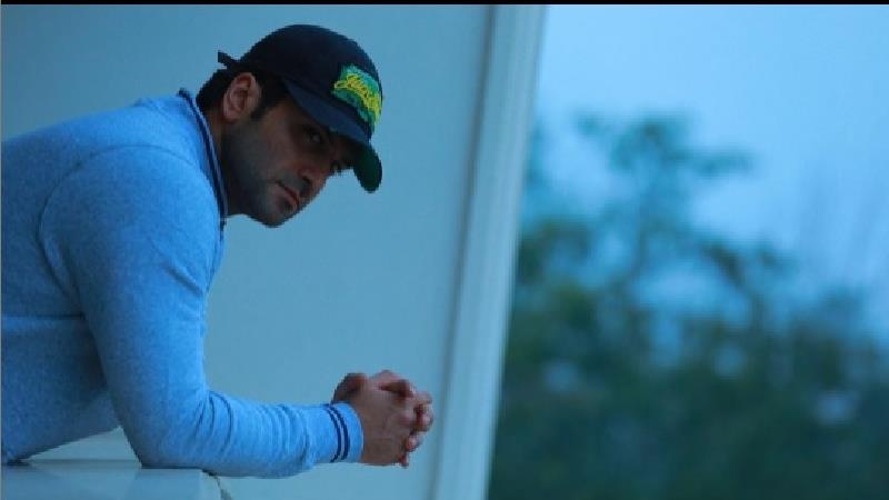 روزهای سخت و آسان روزبه حصاری