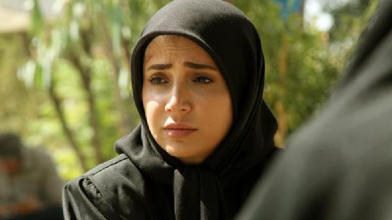 نقد سریال بیگانه ‌ای با من است؛ چرا راز نساء، مینوی قلابی فاش نمی شود