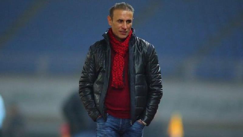 ‌یحیی گل محمدی کوتاه نمی آید