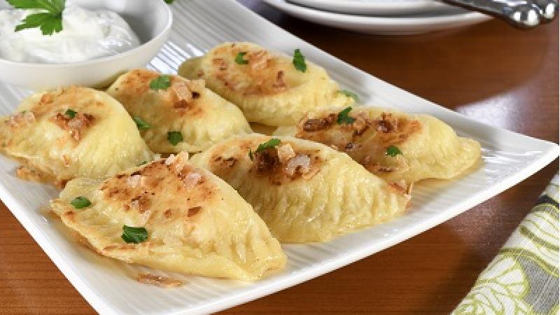 پیروگی چیست + طرز تهیه پیروگی با گوشت و قارچ