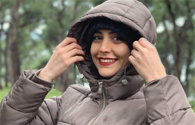 بیوگرافی کامل شبنم قربانی بازیگر نقش سارا در سریال ملکه گدایان