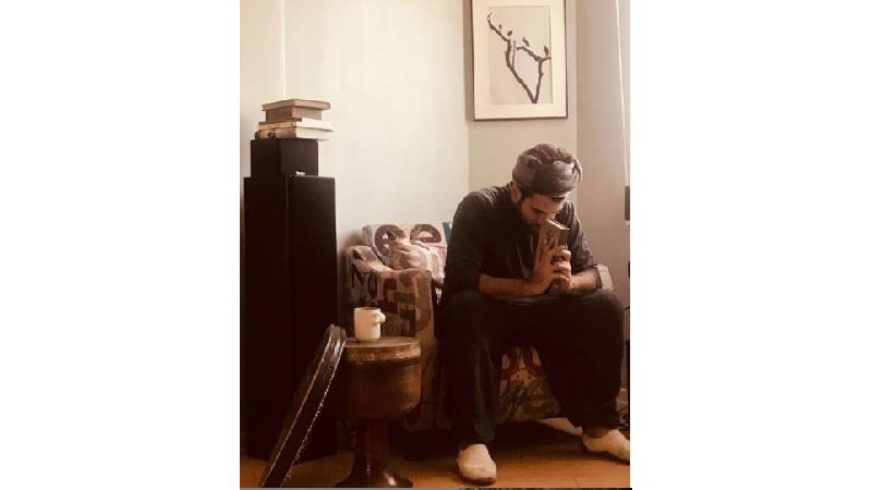 تیپ کاملا متفاوت روزبه حصاری