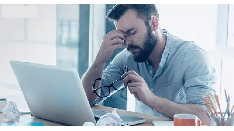 علائم و علت های سندروم بینایی رایانه ای + راه پیشگیری