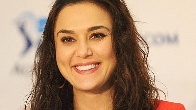 بیوگرافی کامل و فیلم های پرتی زینتا ستاره سینمای هند