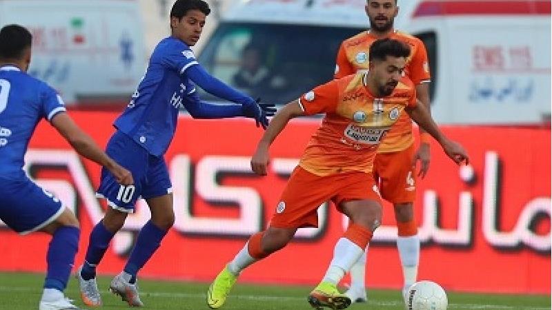 مشکل تیم استقلال کجا است