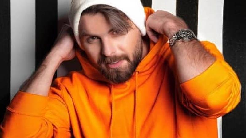 حذف سروش فرهمند از عصرجدید؛ انتخاب دشوار داوران