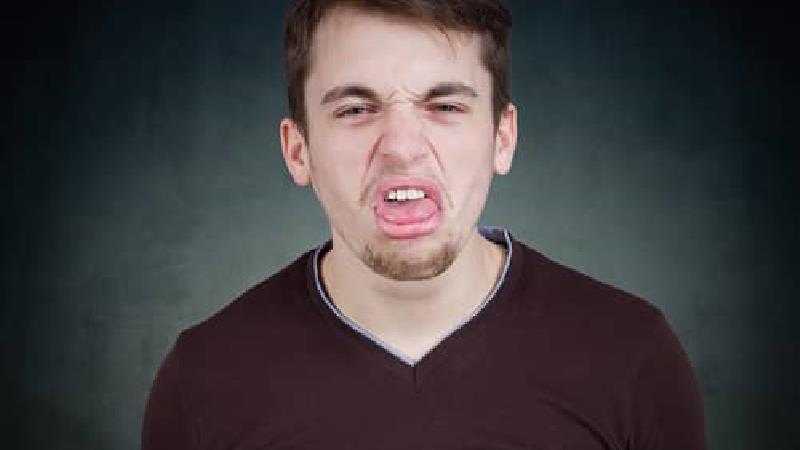 طعم بد دهان نشانه چیست