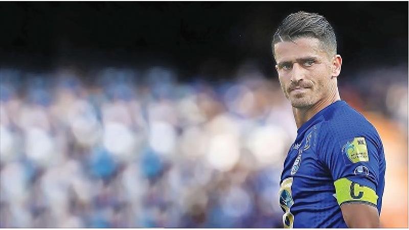 حاشیه در اردوگاه آبی؛ جنجال کاپیتان 8 میلیاردی