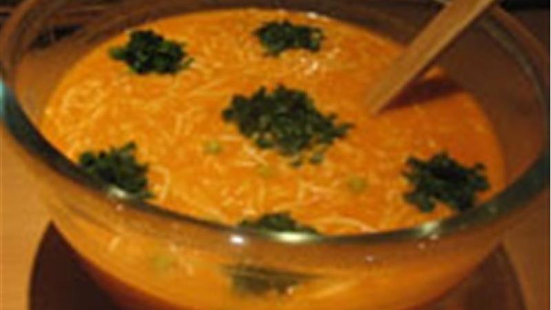 دستور پخت سوپ رشته فرنگی با اسکلت مرغ