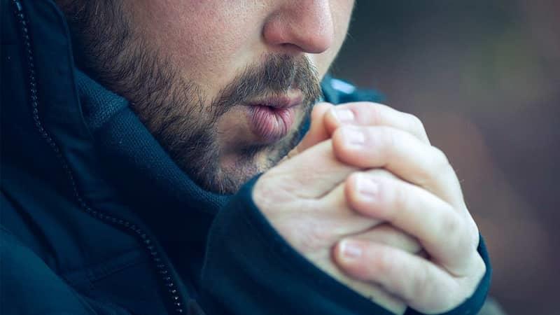 راه های درمان و رفع سردی دست و پا از نگاه طب سنتی