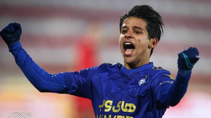 حسن روشن: این شیوه بازیکن سالاری نوبر است