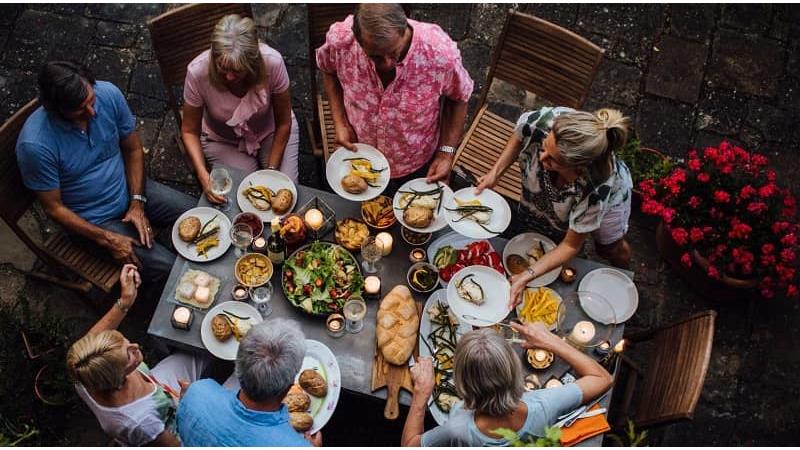 چه ساعتی شام بخوریم تا لاغر شویم