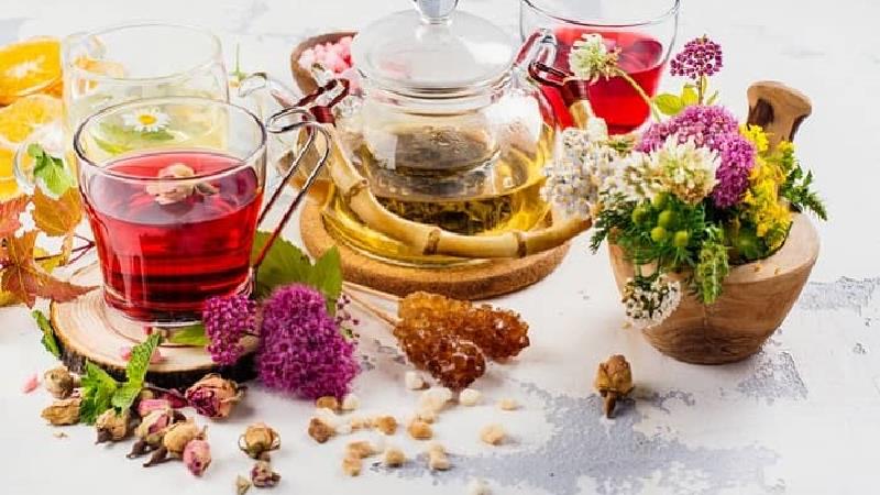 معرفی بهترین دمنوش ها برای فصل بهار + طرز تهیه