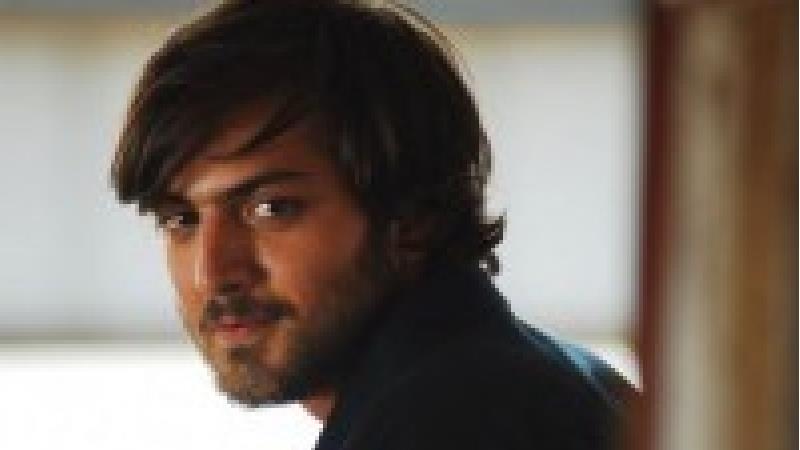 آشنایی با محمدهادی دیباجی بازیگر نقش مهرداد در سریال احضار