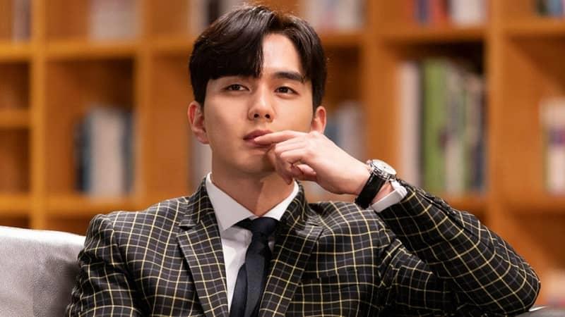 بیوگرافی یو سئونگ هو  بازیگر کره ای نقش کانگ بوک سو در سریال قهرمان عجیب من