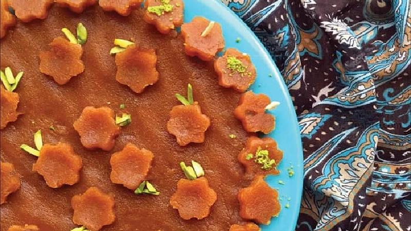 دستور پخت حلوای زعفرانی آرد گندم