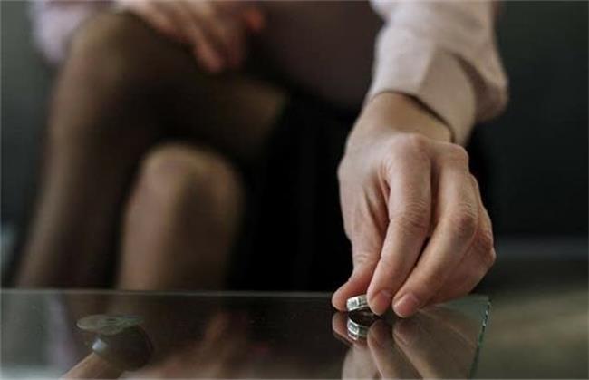 درخواست طلاق از زنی که خانه پنهانی دارد