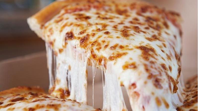 چگونه در خانه پنیر پیتزا درست کنیم