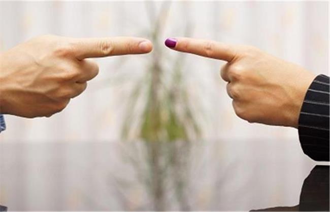 طلاق به خاطر تغییر رمز گوشی شوهر