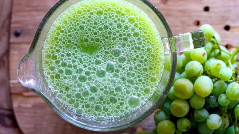 خواص آبغوره برای کبد، پوست  و فشار خون + مضرات