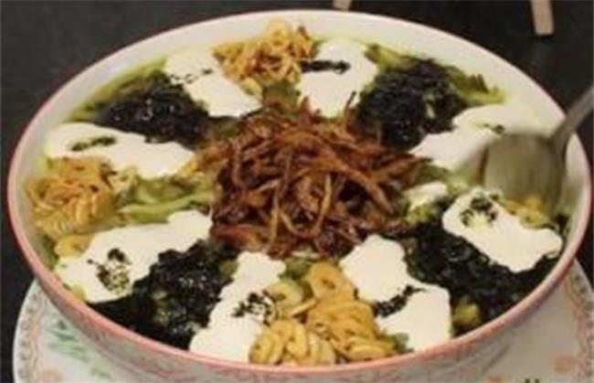 ریشه ضرب المثل یک وجب روغن روی آش چیست