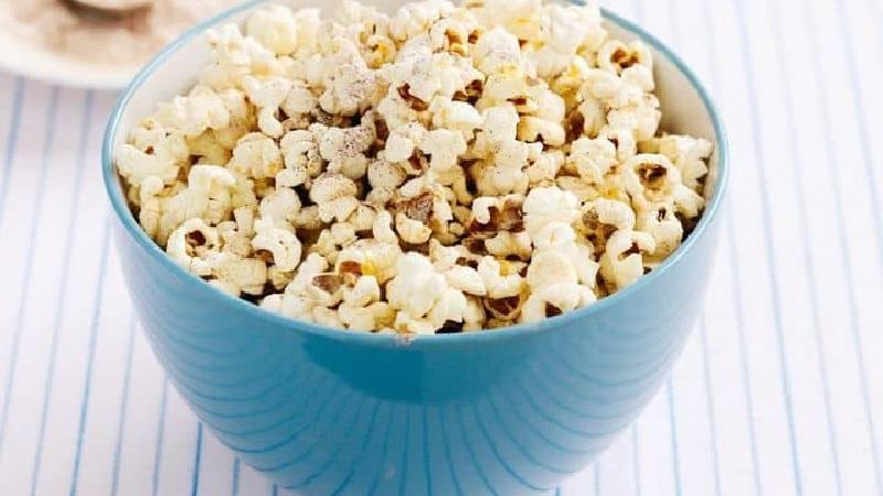 طرز تهیه پاپ کورن خانگی ساده، طعم دار و پنیری