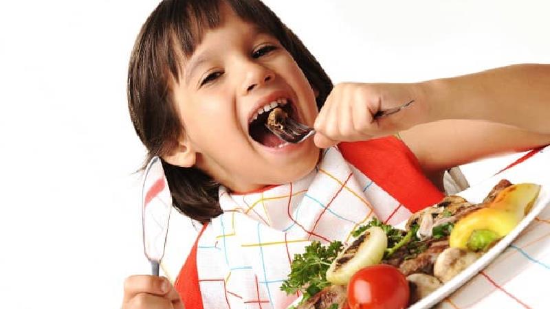 دلیل بدغذایی کودکان چیست و با بی اشتهایی بچه ها چه کنیم